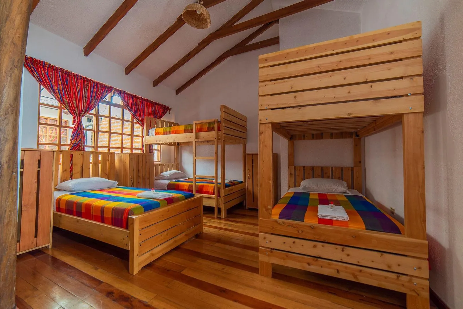 Habitación quíntuple familiar en el Hotel El Andariego Otavalo